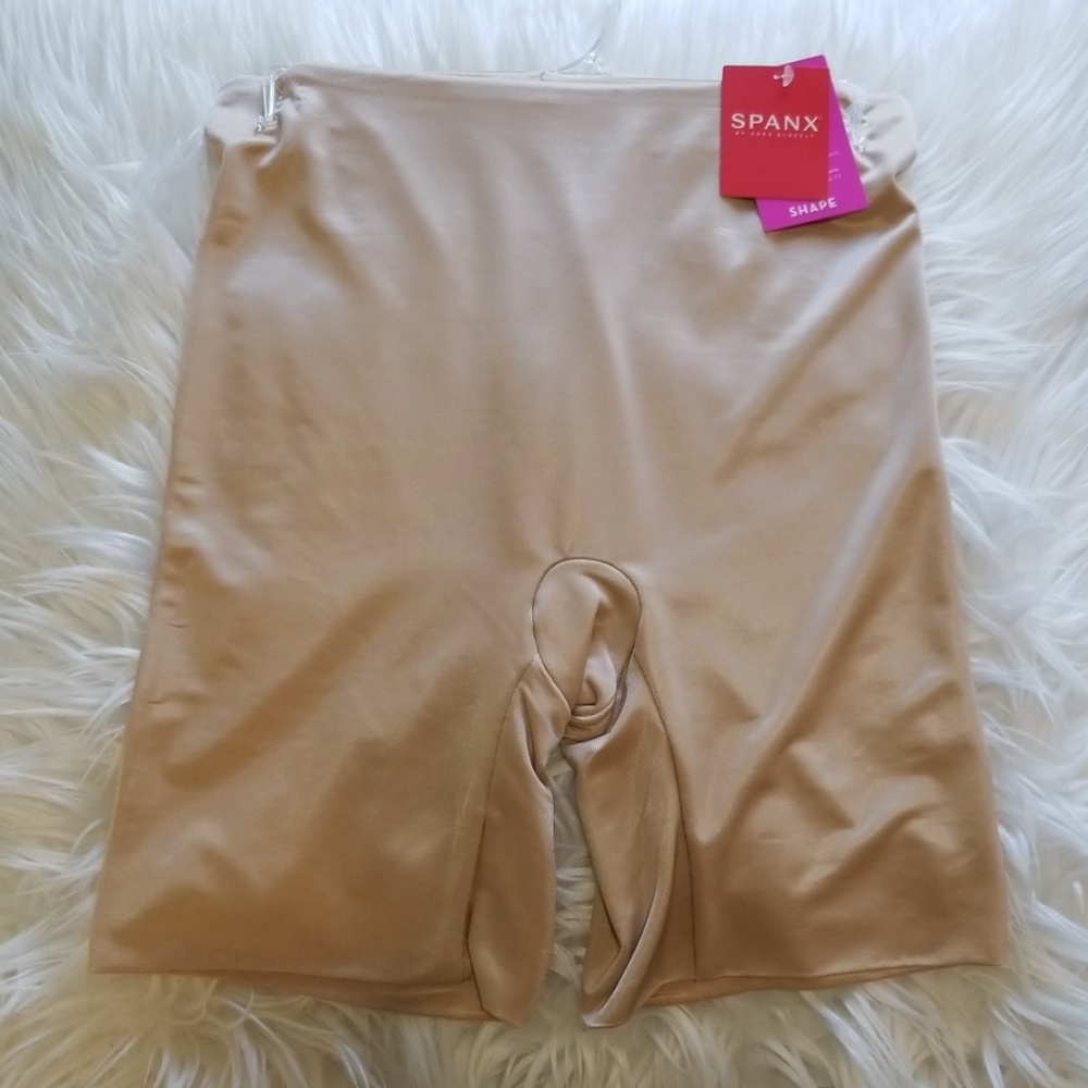 SPANX Power Conceal-Her Mid-Thigh Short
